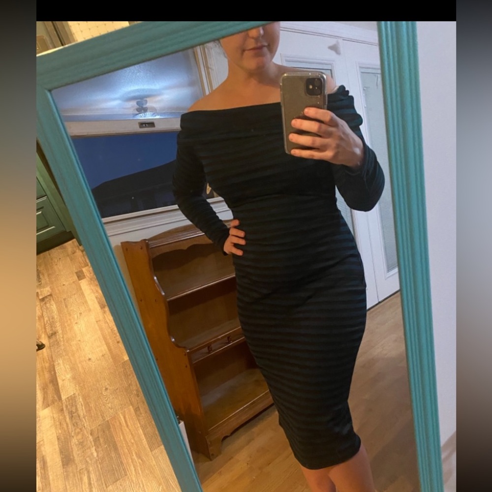 Unique Vintage/Hip Replacements Body Con Striped dress - Picture 2 of 6